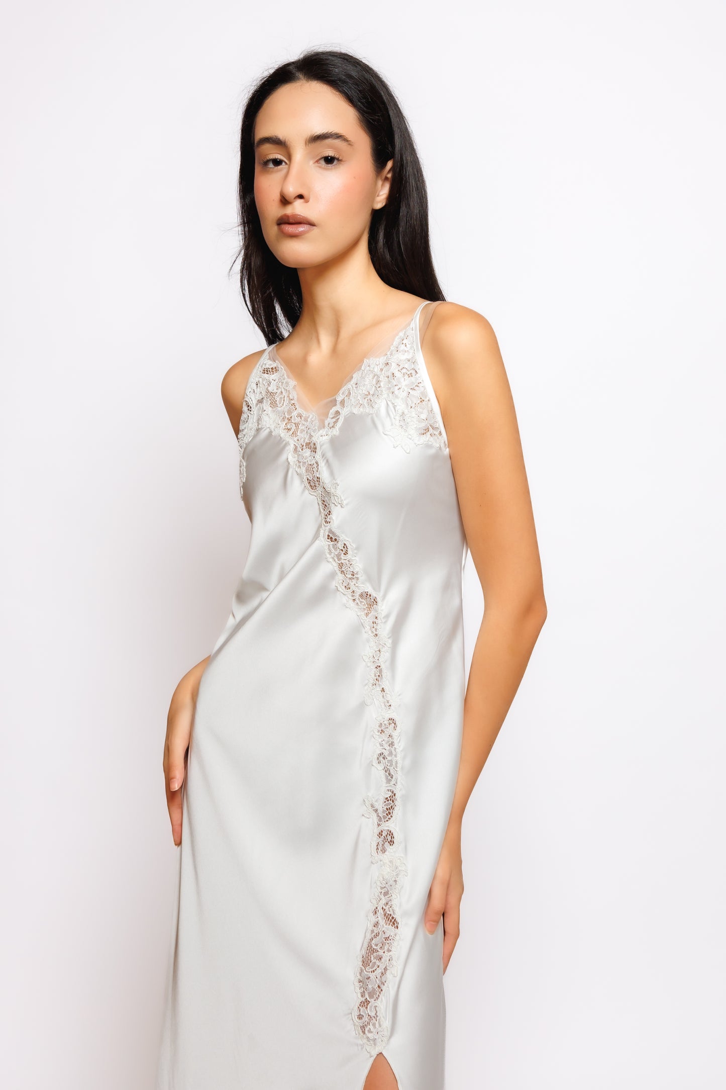 PURE SILK NIGHTY AND ROBE W/LACE