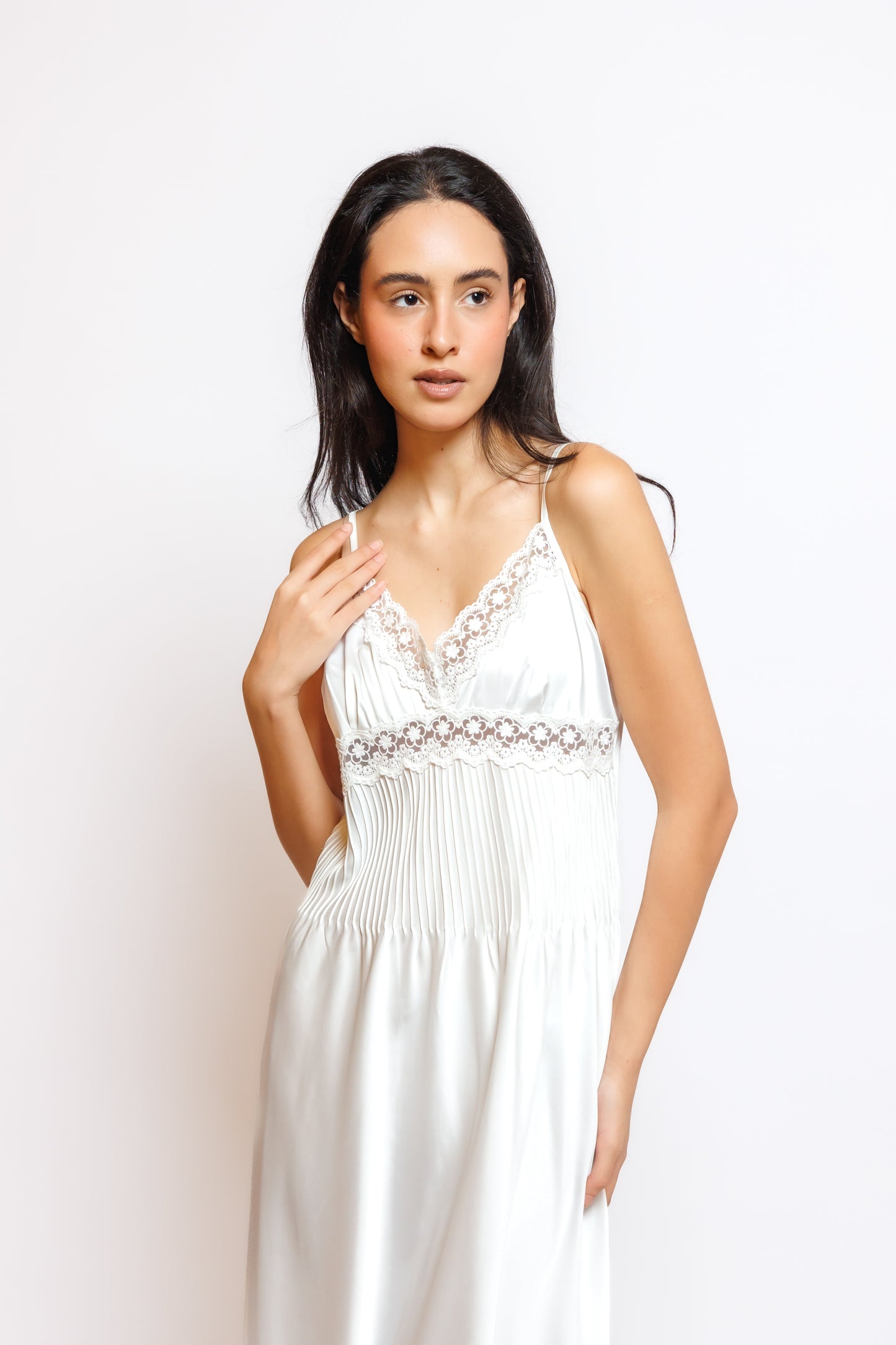 SILK NIGHT AND ROBE W/LACE
