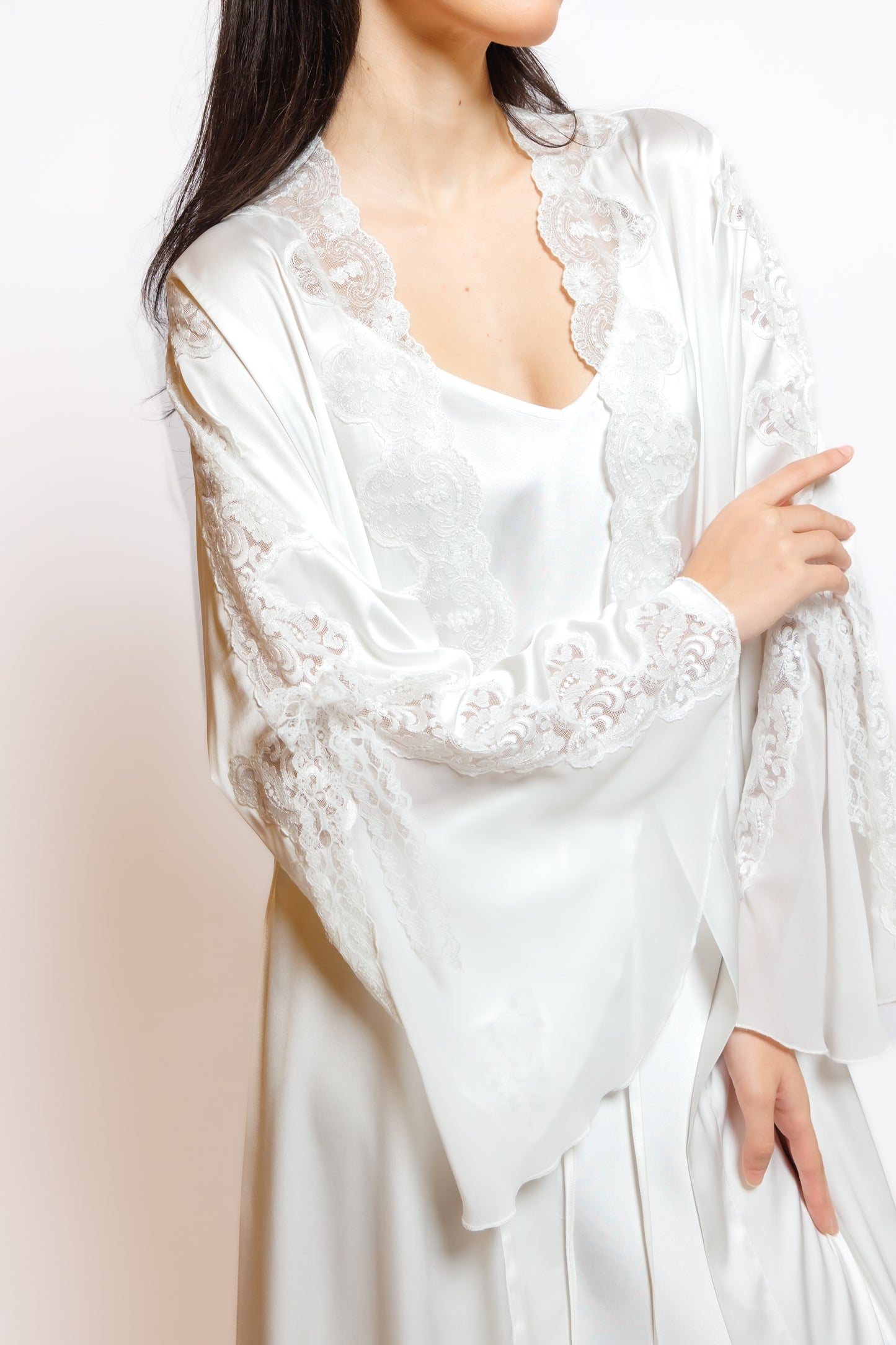 SILK NIGHTY AND ROBE W/LACE