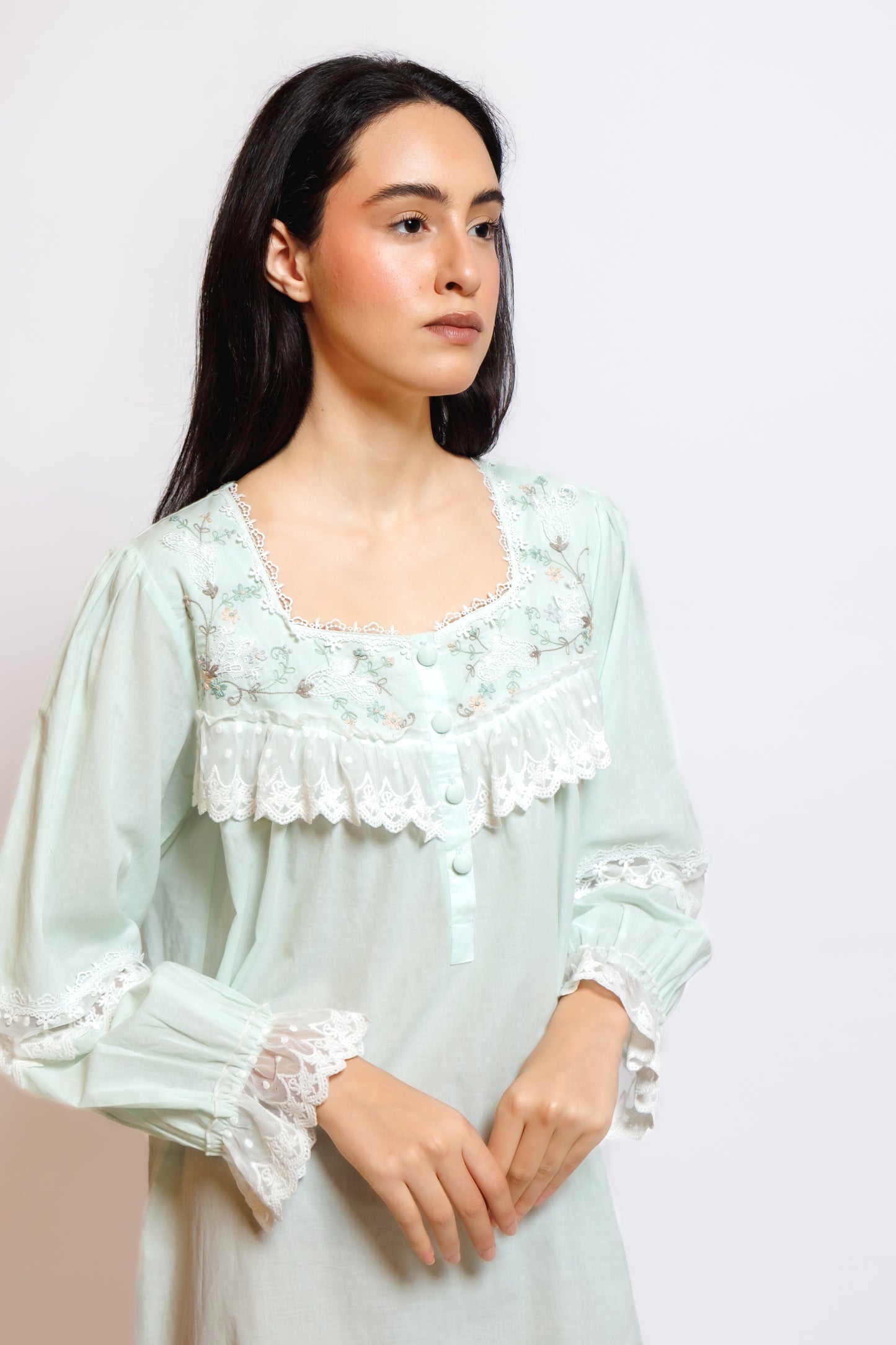 COTTON DRESS W/EMBROIDERY & LACE