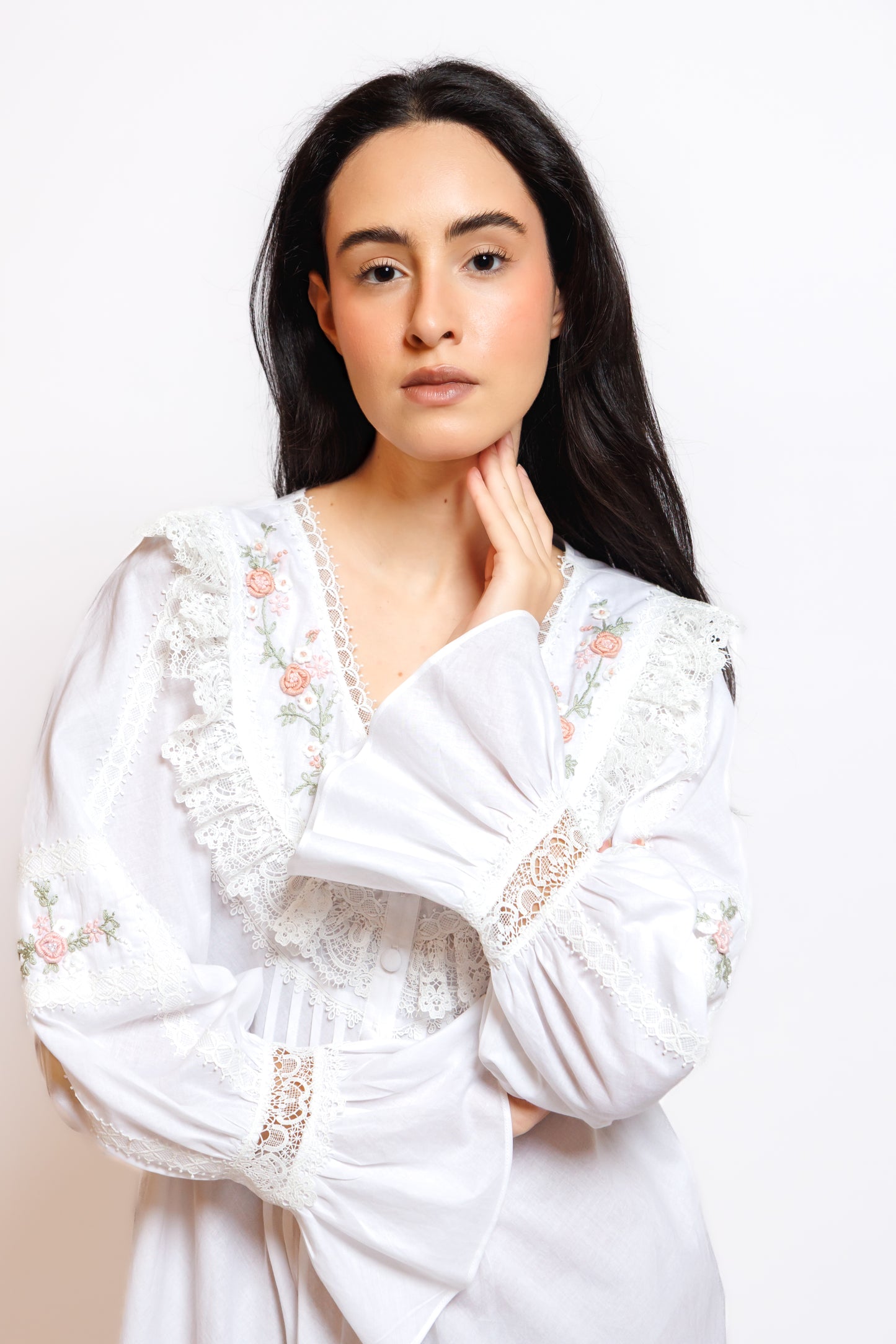SOFT COTTON DRESS W/EMBROIDERY & LACE