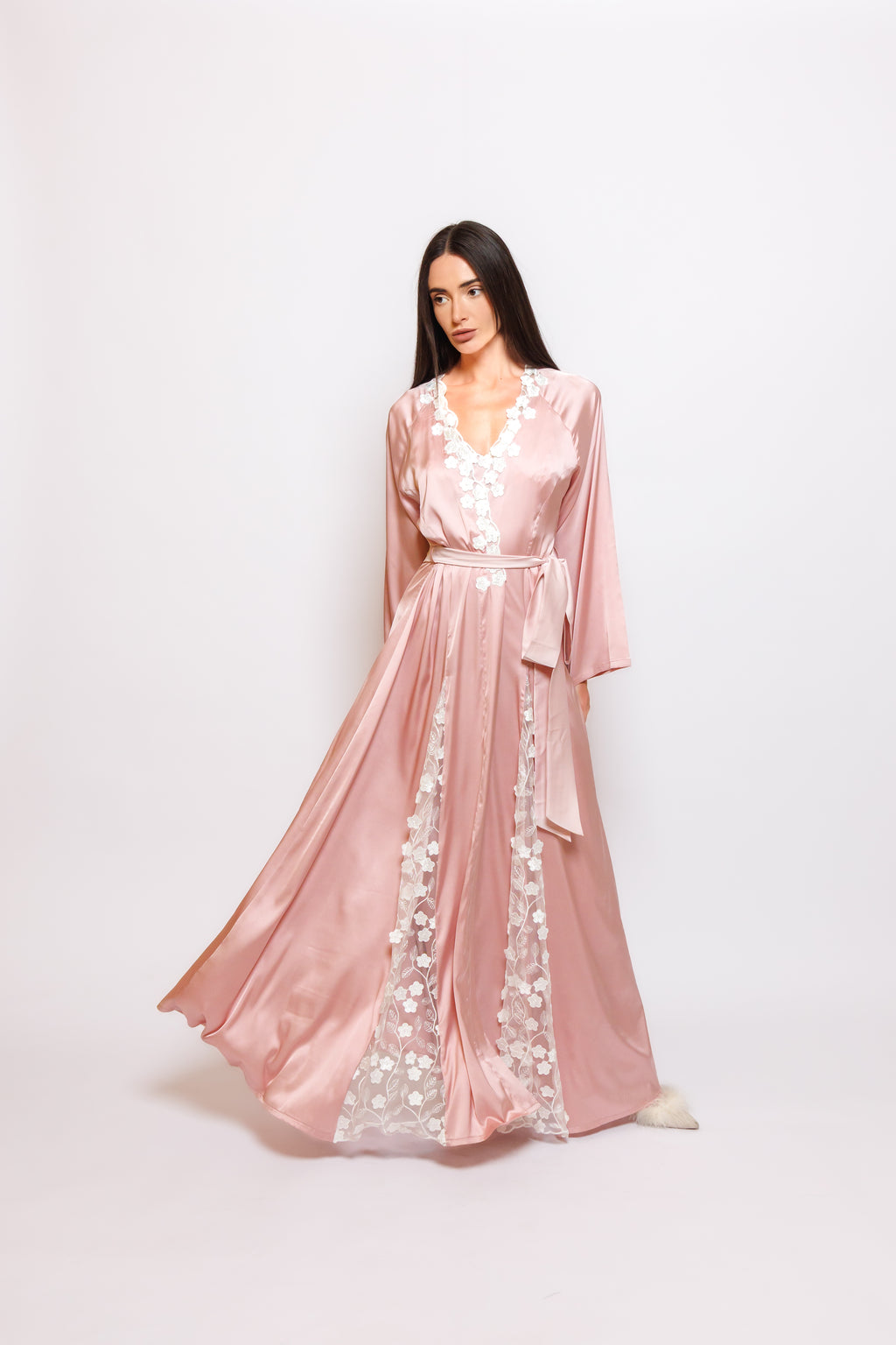 SILK NIGHTY AND ROBE W/LACE