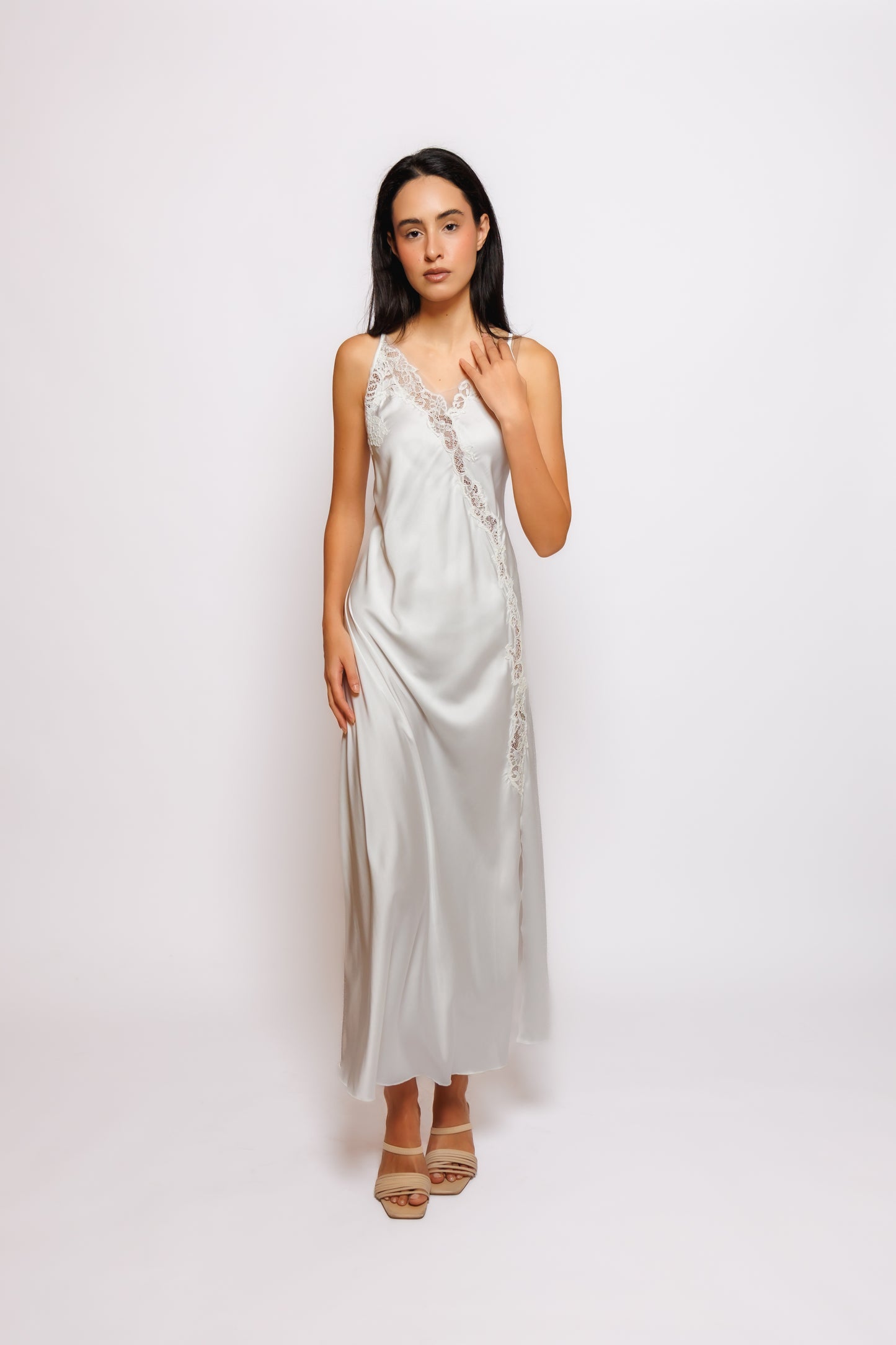 PURE SILK NIGHTY AND ROBE W/LACE