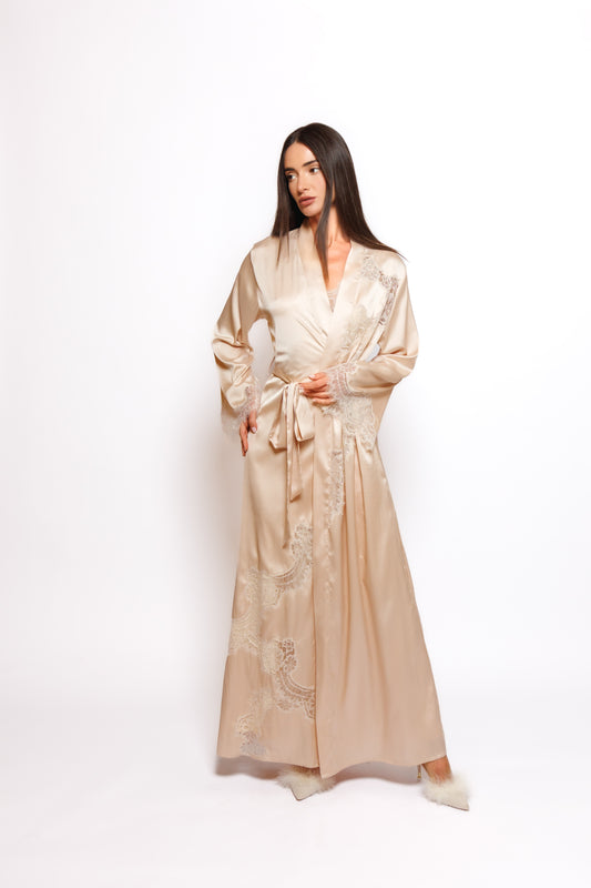 PURE SILK NIGHTY AND ROBE W/LACE