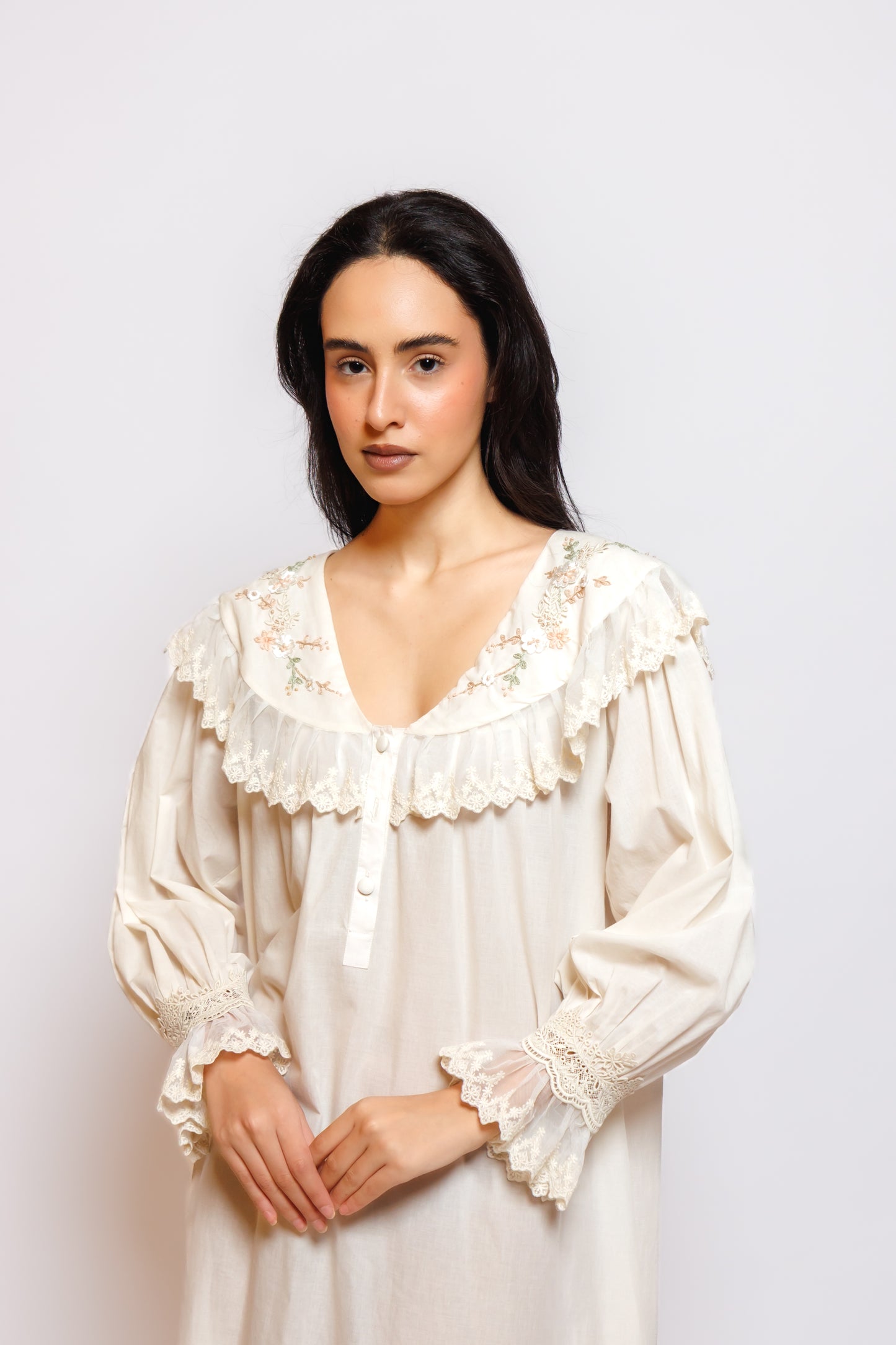 COTTON  DRESS W/EMBROIDERY & LACE