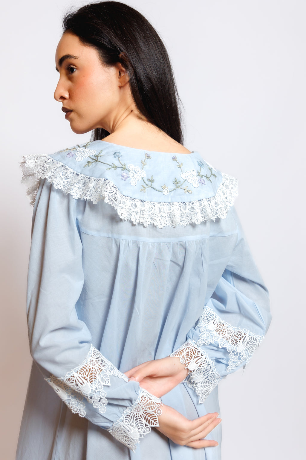 COTTON DRESS W/EMBROIDERY & LACE