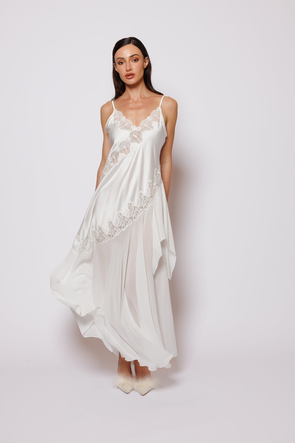 SILK NIGHTY ROBE W/LACE