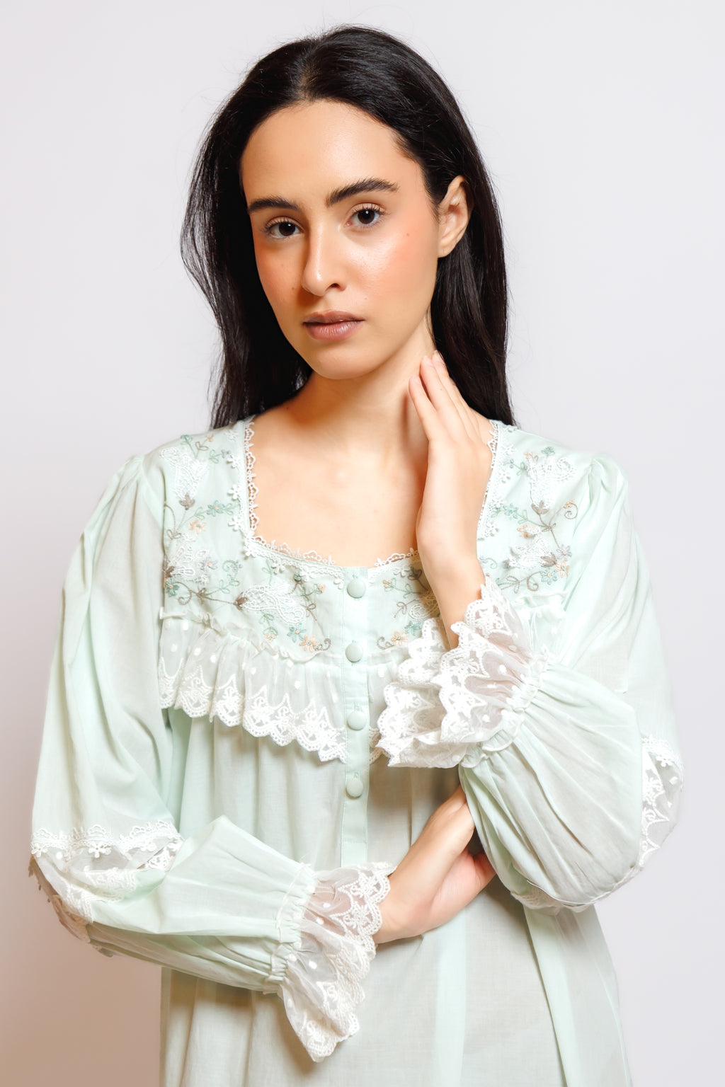 COTTON DRESS W/EMBROIDERY & LACE