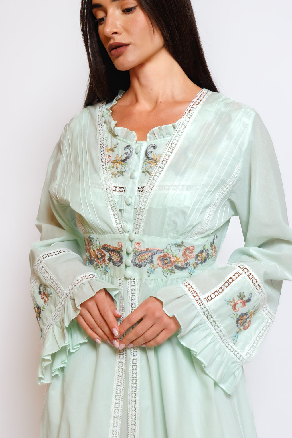 COTTON NIGHTY & ROBE W/ EMBROIDERY