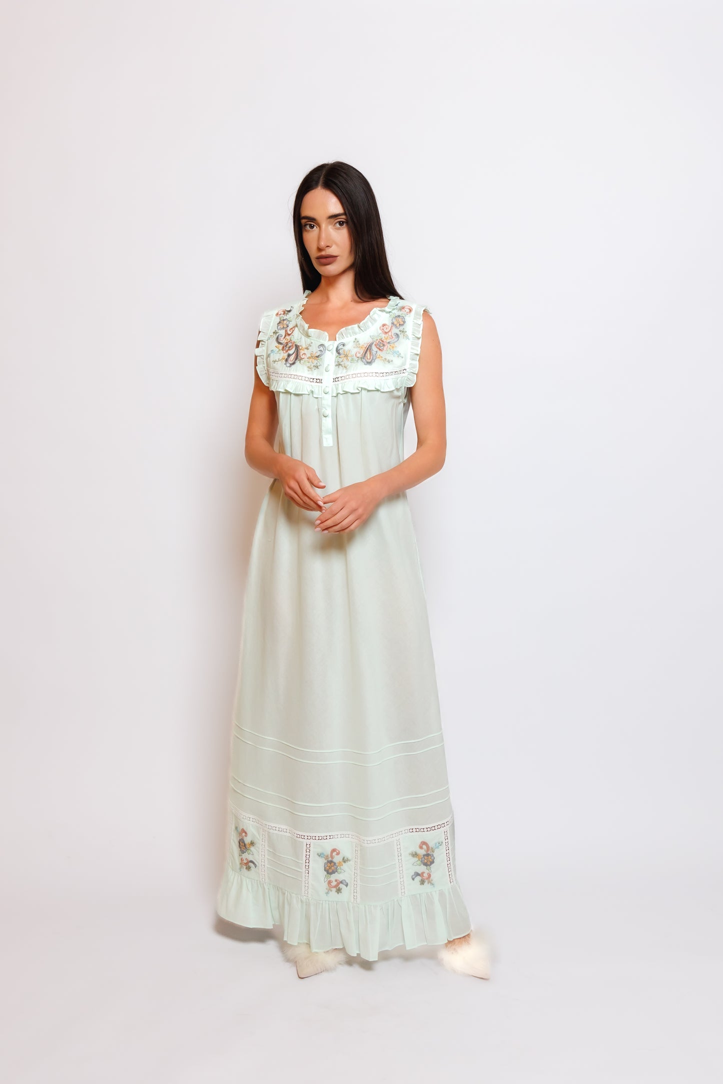COTTON NIGHTY & ROBE W/ EMBROIDERY