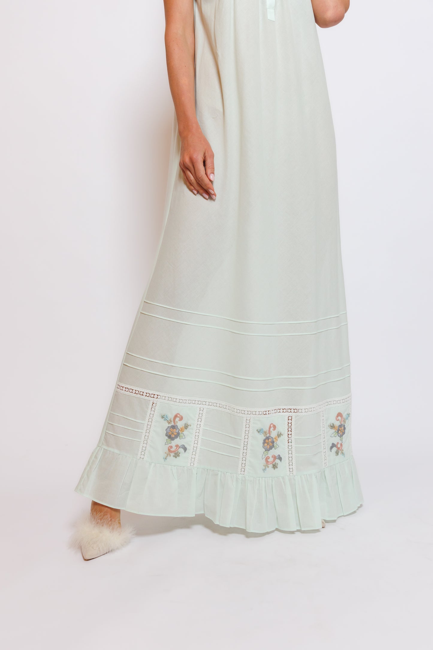 COTTON NIGHTY & ROBE W/ EMBROIDERY