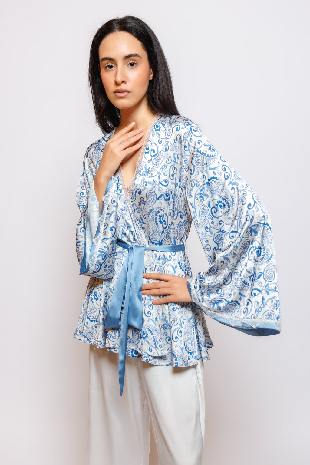 PRINTED SILK 2 IN 1 PLAIN WHITE PAJAMA