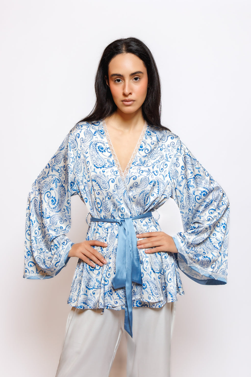 PRINTED SILK 2 IN 1 PLAIN WHITE PAJAMA