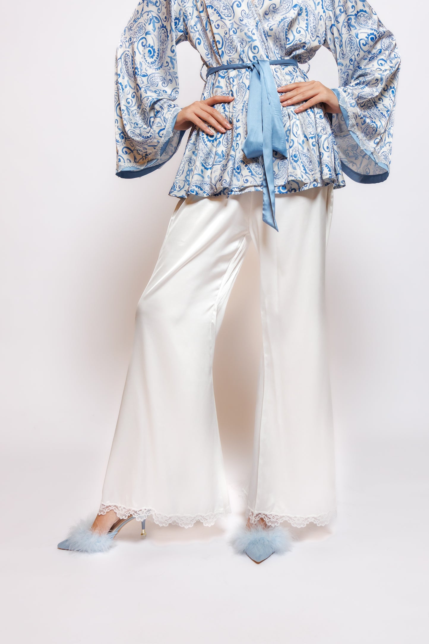 PRINTED SILK 2 IN 1 PLAIN WHITE PAJAMA