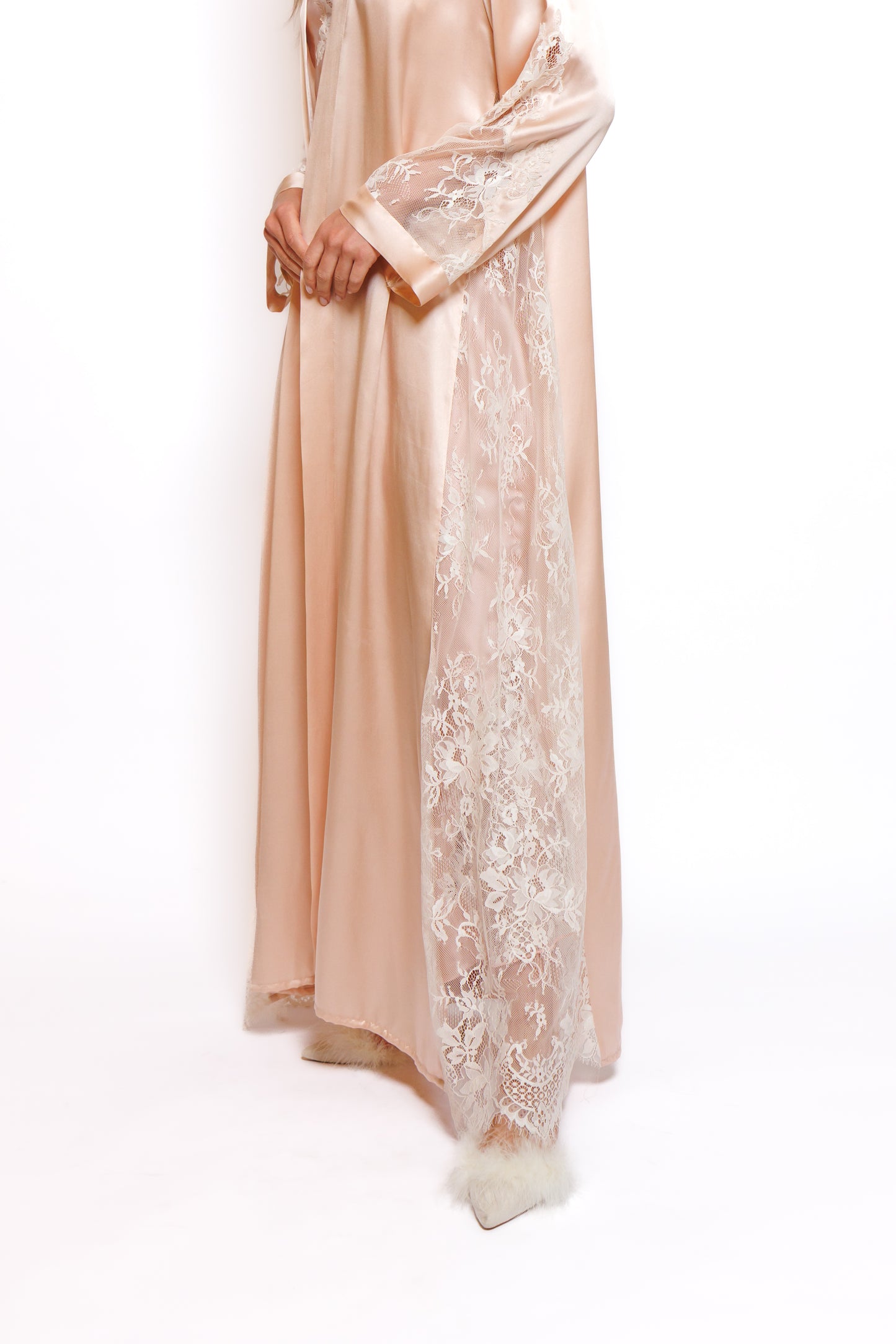 SILK NIGHTY AND ROBE W/LACE