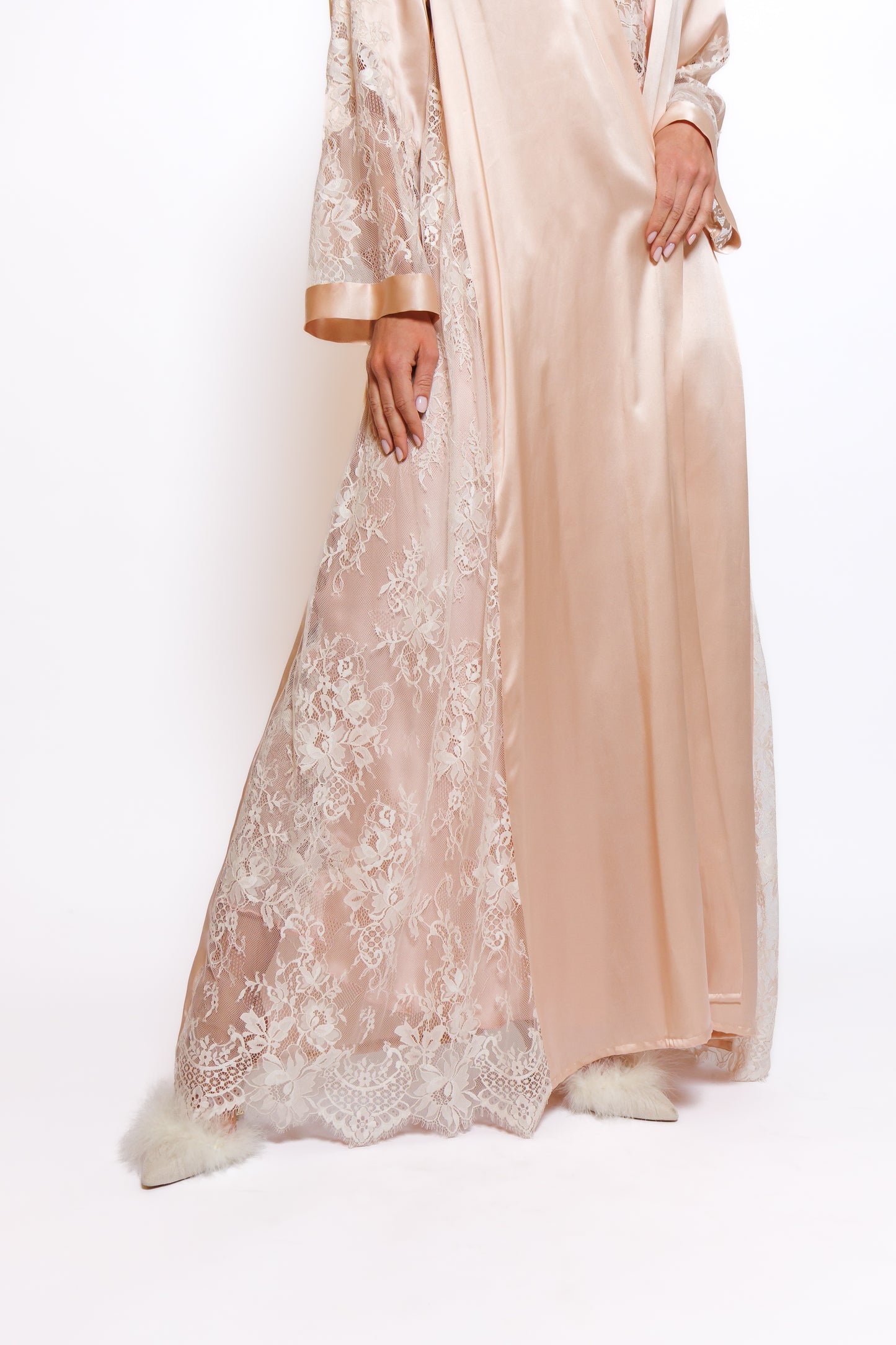 SILK NIGHTY AND ROBE W/LACE