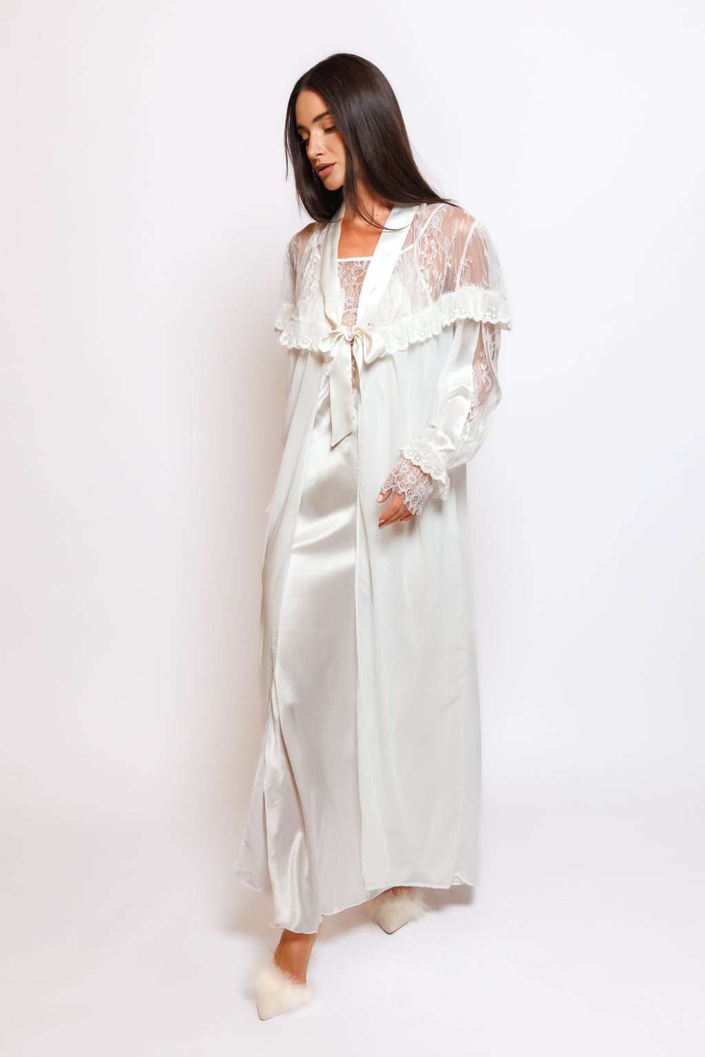 SILK NIGHTY AND ROBE W/LACE