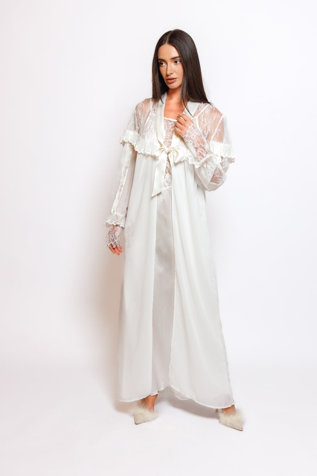 SILK NIGHTY AND ROBE W/LACE