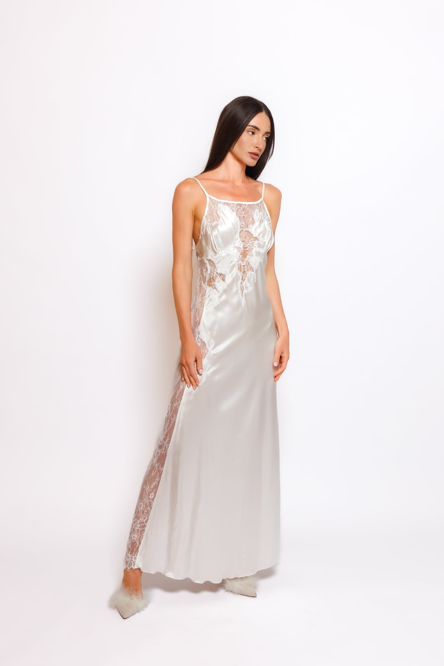 SILK NIGHTY AND ROBE W/LACE