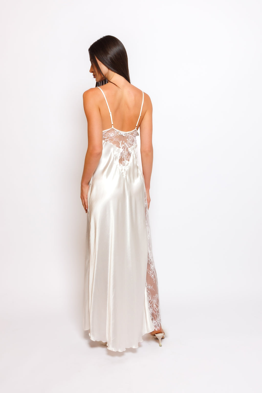 SILK NIGHTY AND ROBE W/LACE