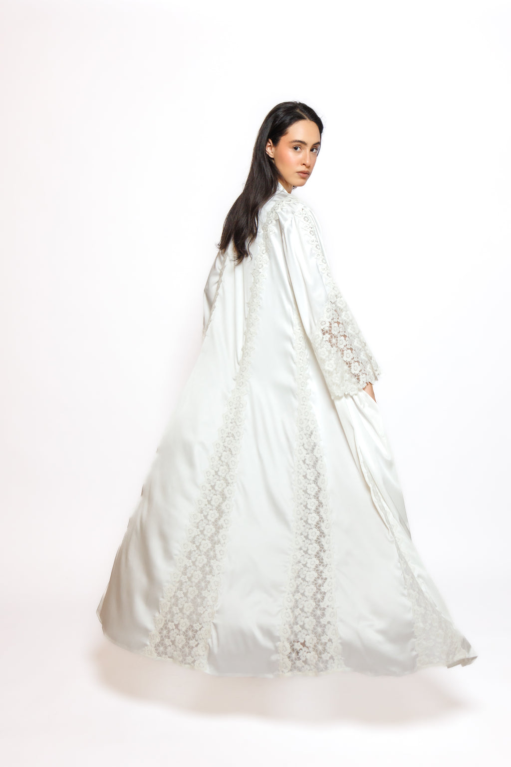 SILK NIGHTY AND ROBE W/LACE