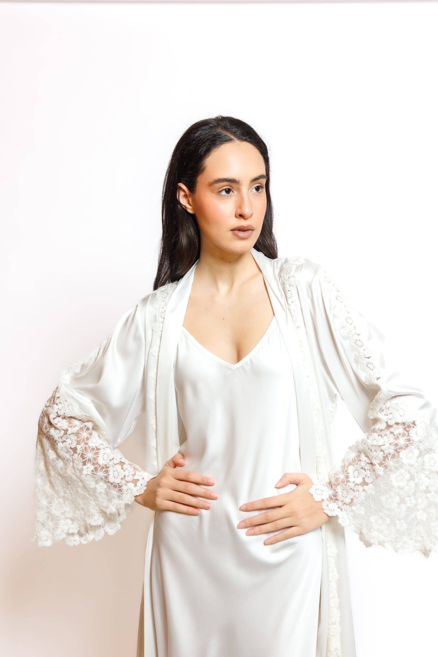 SILK NIGHTY AND ROBE W/LACE